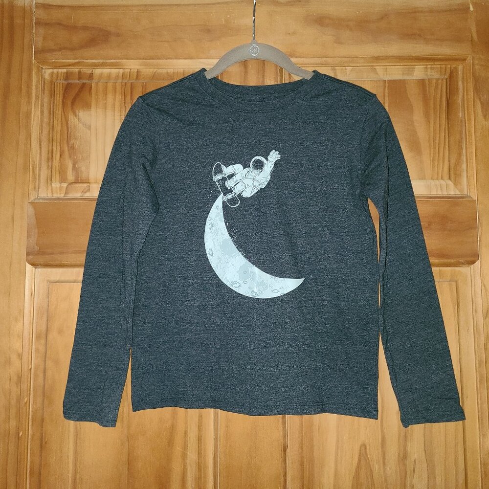 5/$30 Boys Cat & Jack Gray Skateboarding Astronaut Long Sleeve Shirt